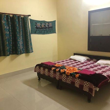 Gangotri Paying Guest House Benares Buitenkant foto