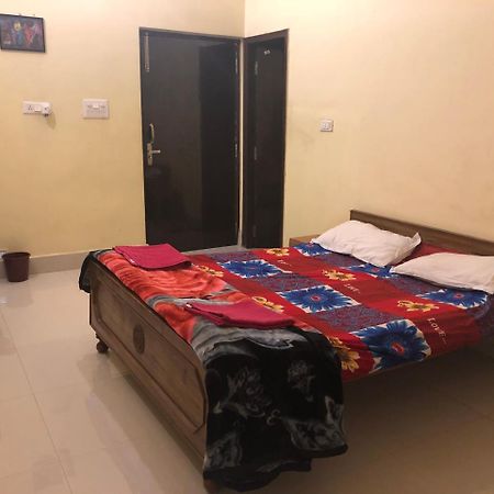 Gangotri Paying Guest House Benares Buitenkant foto