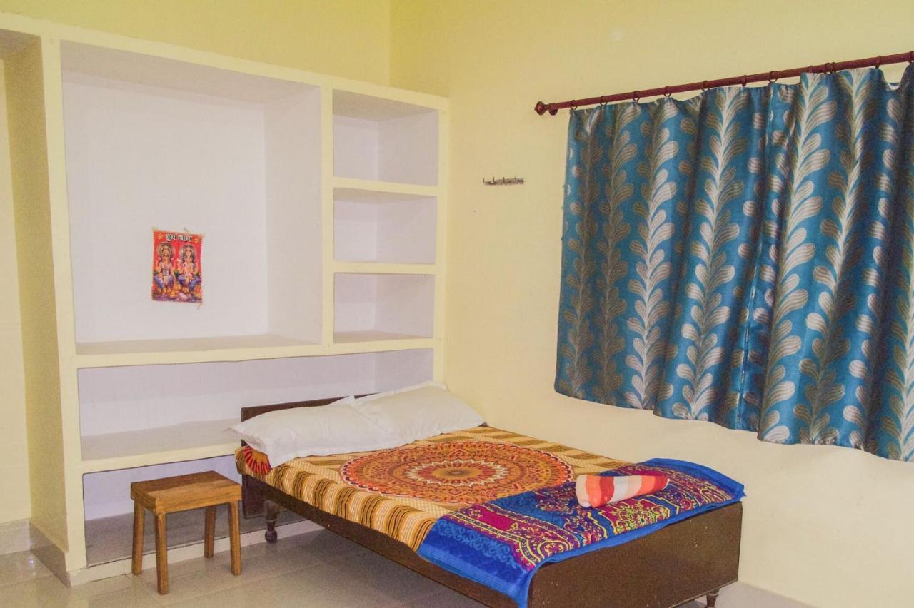 Gangotri Paying Guest House Benares Buitenkant foto