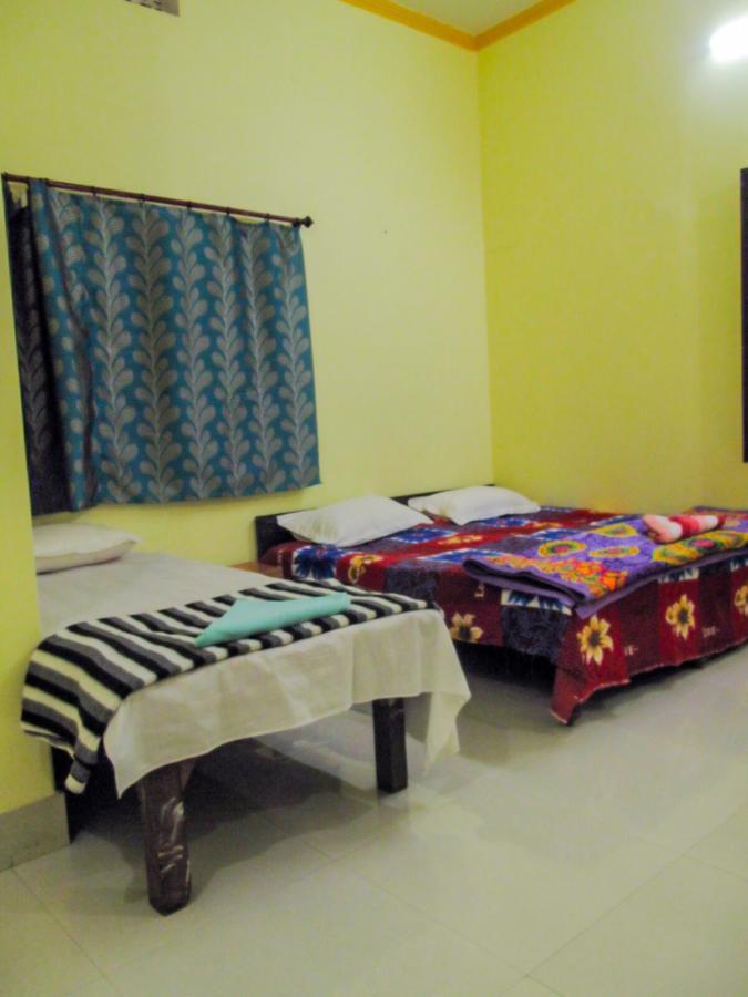 Gangotri Paying Guest House Benares Buitenkant foto