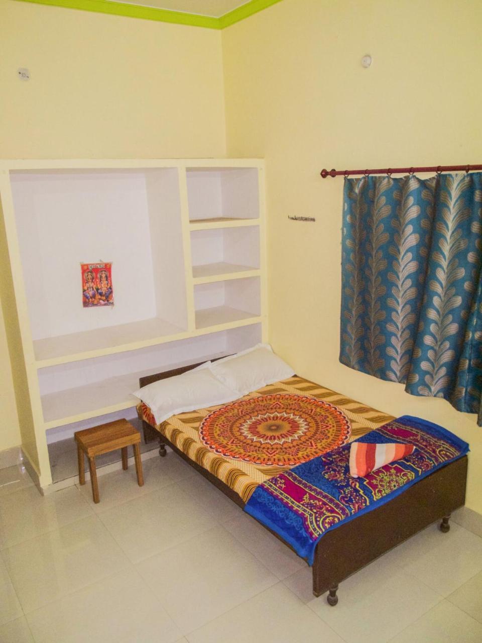 Gangotri Paying Guest House Benares Buitenkant foto
