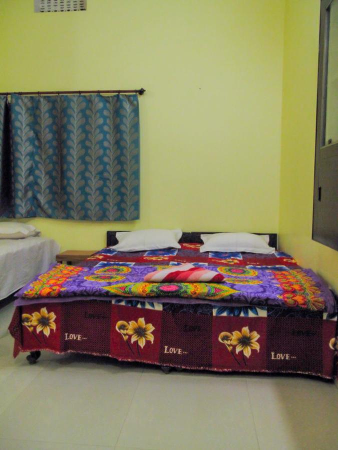 Gangotri Paying Guest House Benares Buitenkant foto
