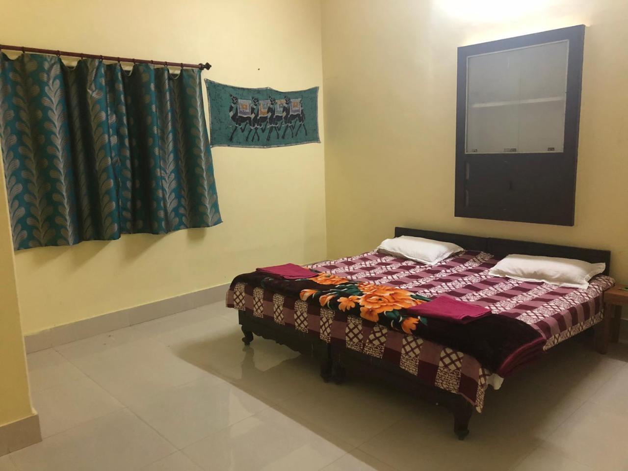 Gangotri Paying Guest House Benares Buitenkant foto