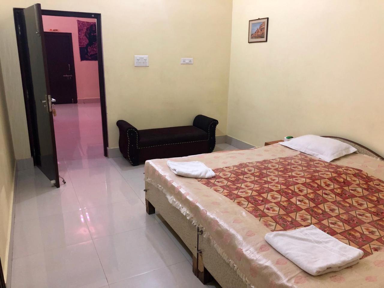 Gangotri Paying Guest House Benares Buitenkant foto