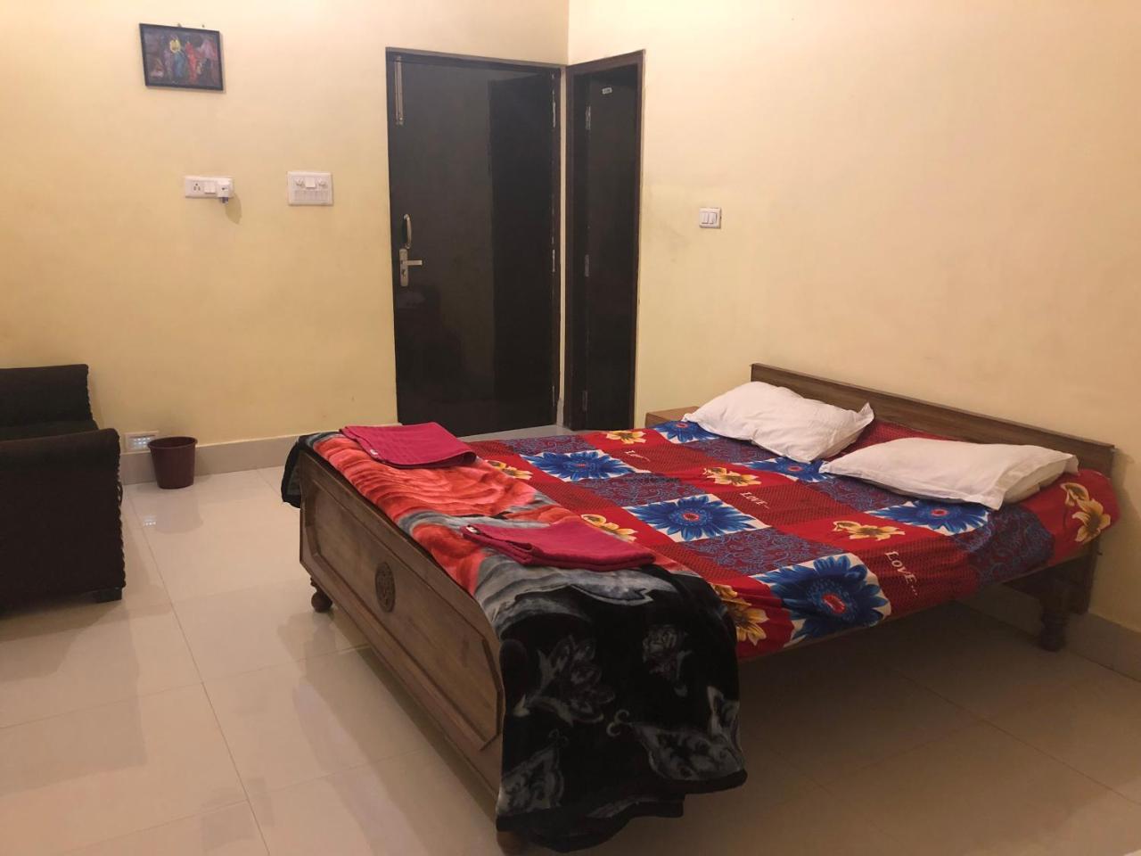 Gangotri Paying Guest House Benares Buitenkant foto