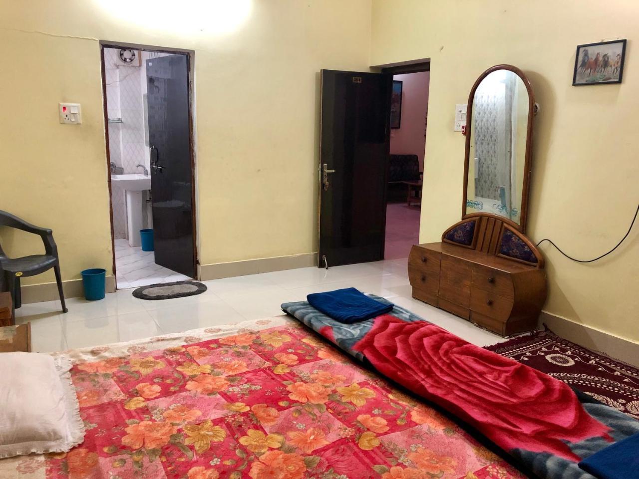 Gangotri Paying Guest House Benares Buitenkant foto